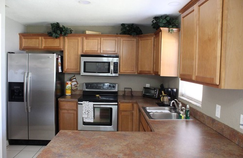 East County Civic Group Casa | 3/2 Modern Valrico Entire Home. Pet-Friendly!