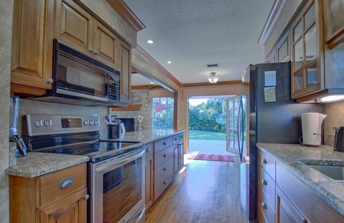 Historic District Casa | 3/2 Ocala Home, Historic District and Town Sq.