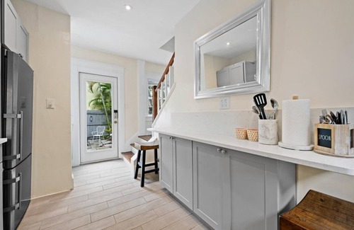 Palm Beach Casa | 3/2 Ocean Breeze Escape Located on Palm Beach Island