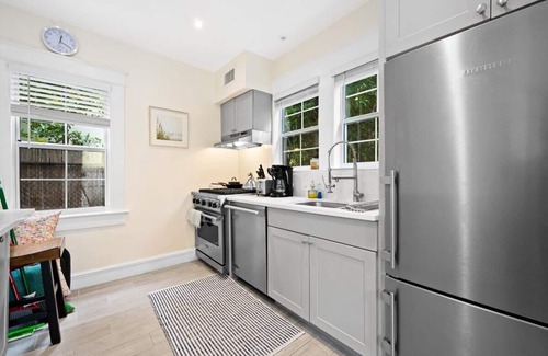 Palm Beach Casa | 3/2 Ocean Breeze Escape Located on Palm Beach Island