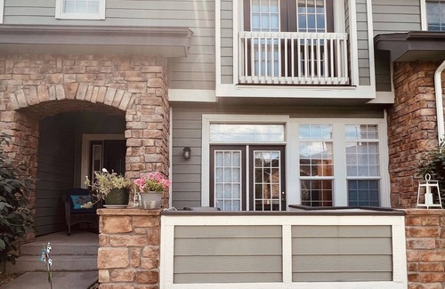 Columbine Valley Casa | 3/2 Townhome right off walking trail/ 1 mile downtown Littleton