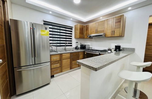 Santo Domingo Oeste Apartamento | 3.5 BR⭐️WIFI ⭐️NETFLIX⭐️10Min US EMBASSY📍S.D 🇩🇴