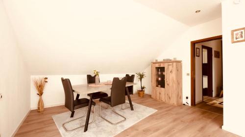Hamm Apartamento | 3,5-Zimmer inkl Arbeitsplatz, WLAN & free Netflix, Amazon-Free Parken vollausgestattete Wohnung, 24h Check In