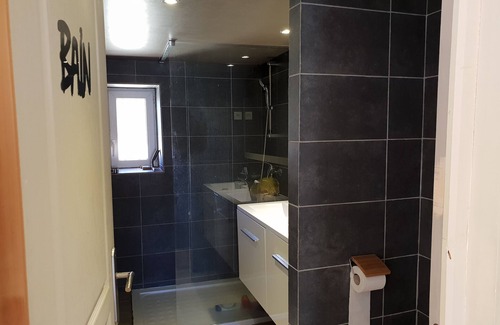 Seranon Casa | Alojamiento de 3 * rodeado de naturaleza con acceso a una piscina cubierta en una yeguada