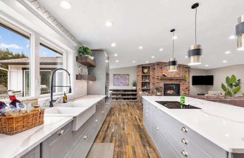 Coeur d'Alene Casa | 3 Acres Remodeled Home With Hot Tub Walking Distance to Beach! Garden & Fire Pit
