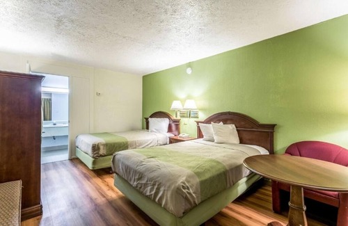Edgewood Hotel | 3 Affordable Rooms w/ Complimentary Breakfast & Close Proximity to I-95