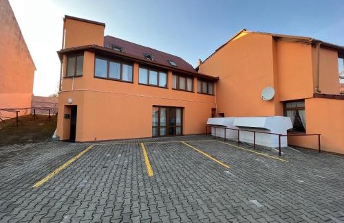 Lahovice Apartamento | 3 Apartments in 1 location