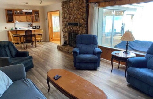 Fanny Bay Casa | 3 bed, 1.5 bath Oceanfront home, walk-on waterfront! Pets Welcome!