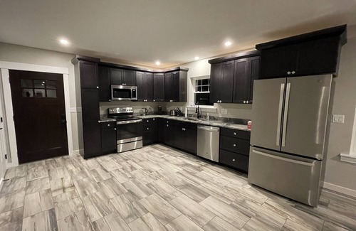 Bangor Casa | 3 BD/ 2 BATH RIVERVIEW with HOT TUB