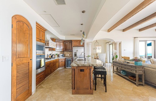 Buzzards Condominio | 3 BD Oceanview Penthouse with infinity pool and jacuzzi