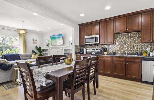 Parker Ridge Casa | 3 BD with Parking and Shared Yard - Palm Wave Says