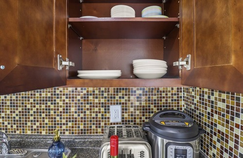 Parker Ridge Casa | 3 BD with Parking and Shared Yard - Palm Wave Says