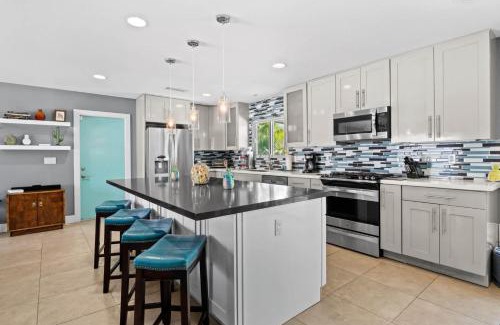 Racquet Club South Casa | 3 BDR Desert Oasis in the Heart of Palm Springs