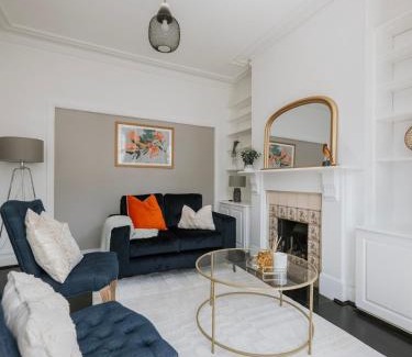 Chiswick Casa | 3 bdr House - Garden, easy access to centrl London