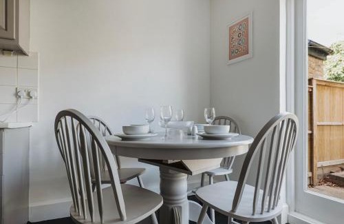 Chiswick Casa | 3 bdr House - Garden, easy access to centrl London