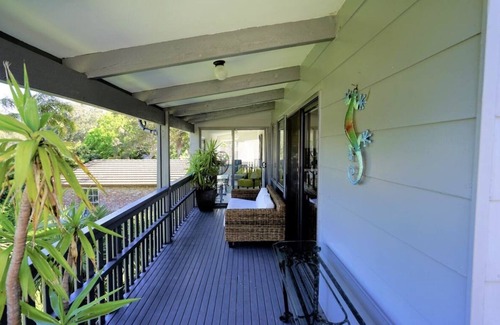 Malua Bay Casa | 3 BDR house with spa, walking distance to Malua Bay beach