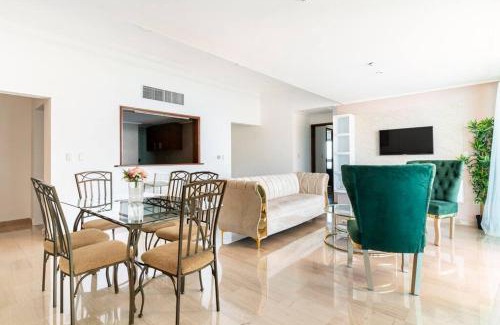 San Geronimo Apartamento | 3 BDR Ocean View luxury Apartment . Sleeps 6