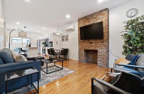 Central Northside Casa | 3 BDRM 2 and a Half Bath - House Private Yard Duplex