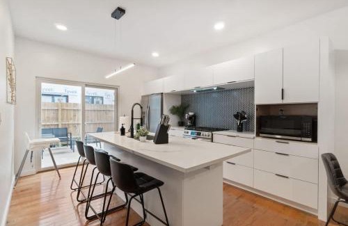 Central Northside Casa | 3 BDRM 2 and a Half Bath - House Private Yard Duplex