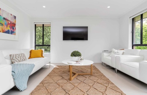 Mount Barker Casa | 3 Bdrm, 2 Bthrm House With Aircon & Outdoor Dining