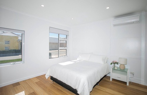 Clarkson Casa | 3 bdrm, 3 baths, Luxury Fresh Modern & accessible