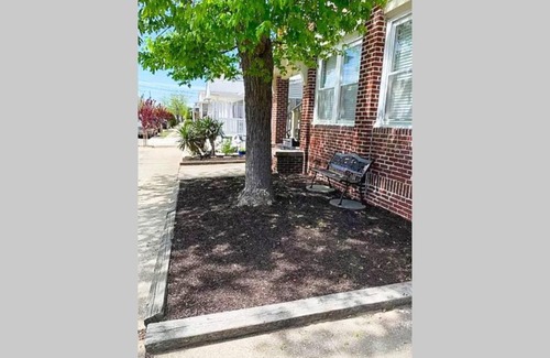 Ventnor City Apartamento | 3 BDRM Apartment with 6 Beds, Pet Friendly, 2 Blocks to Beach