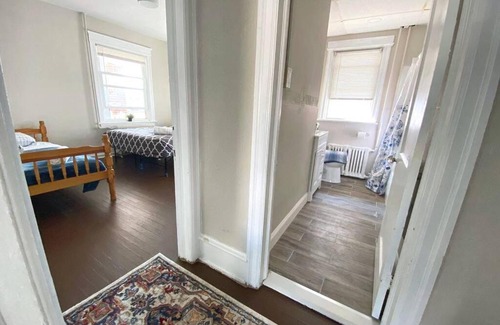 Ventnor City Apartamento | 3 BDRM Apartment with 6 Beds, Pet Friendly, 2 Blocks to Beach