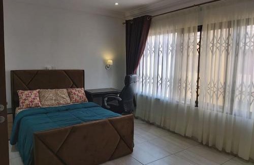 Accra Apartamento | 3 Bdrm city view with pool at Dzorwulu