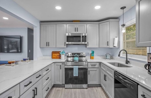 High Point Apartamento | 3 Bdrm Close to Downtown High Point & Dog Friendly
