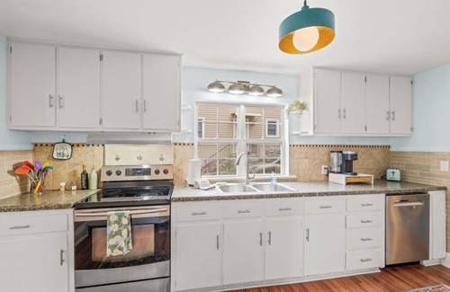 High Point Apartamento | Beautiful Home 1 mile from High Point University. Beautiful Home 1 mile from High Point University.