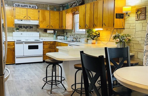 New Tazewell Casa | 3-Bdrm Home on Large Property at Norris Lake. Boat Slip included & Pet Friendly!