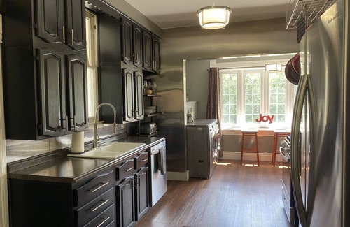 Athens Casa | Family sized home, 2 blocks from OU campus. Pool and balcony.