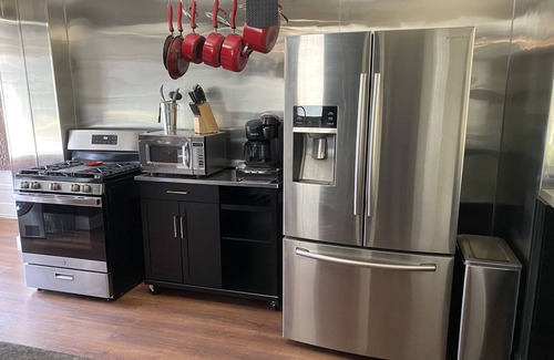 Athens Casa | Family sized home, 2 blocks from OU campus. Pool and balcony.