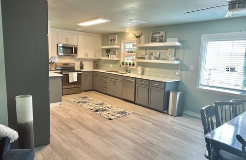 Kingston Casa | 3-bdrm house close to Catfish Bay, Westbay Casino & walking distance to the lake