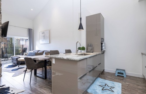 Collingwood Condominio | 3 Bdrm Luxury Condo at Mountain House