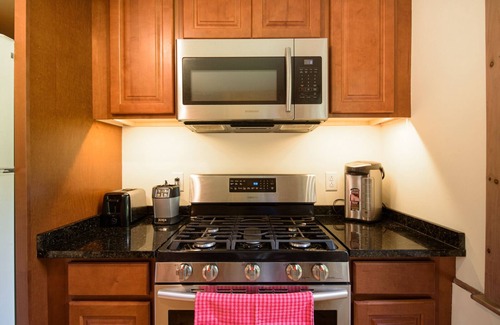 Weston Otro | 3 bdrm Stillwater Farmhouse near 4 ski resorts
