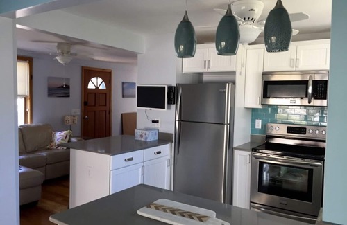Narragansett Pier Casa | 3 habitaciones 1. Casa de campo de 5 baños a poca distancia de Narragansett Town Beach & Pier