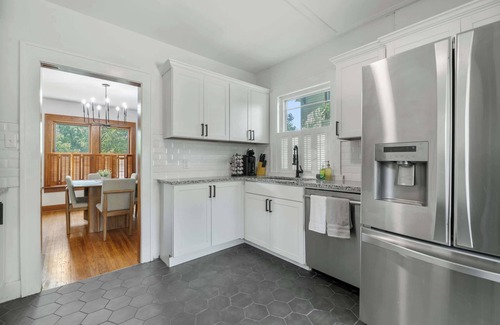 College Hill Casa | 3 Bed 1.5 Bath Home in College Hill By Hospital