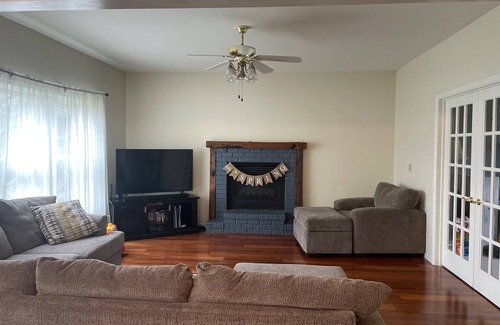 Oshkosh Casa | 3 bed, 2.5 bath home in the heart of Oshkosh available for EAA week!