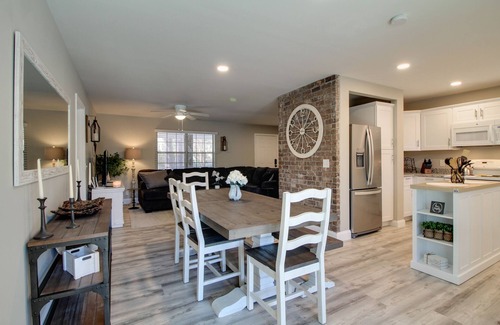 Olde Town Casa | 3 bed 2 ba house, large yard, quiet country setting