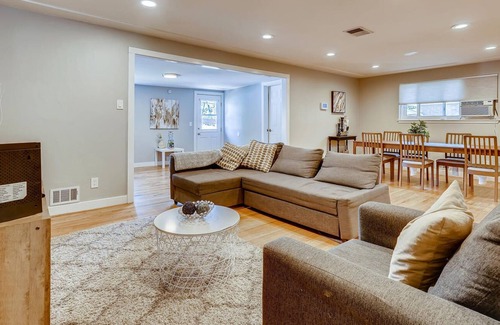 Barths Casa | 3 Bed, 2 Bath Home Minutes From Downtown Denver
