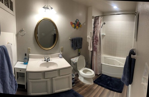 Kodiak Casa | 3 bed 2 bath house w/ covered parking spot and fenced backyard.