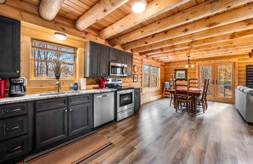 Sister Bay Cabina | 3 bed 2 bath log cabin w/ firepit in Sister Bay, WI