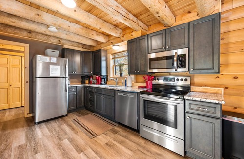Sister Bay Cabina | 3 bed 2 bath log cabin w/ firepit in Sister Bay, WI