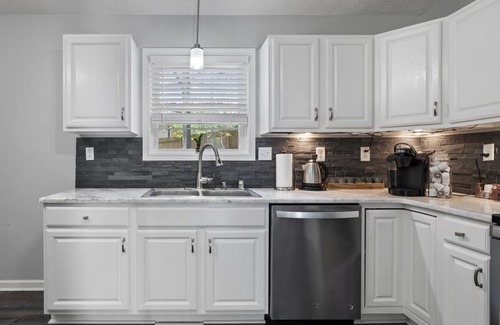 Paducah Casa | 3 Bed/2 Bath Modern 1400 sq ft Home in Quiet Paducah Neighborhood