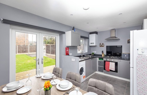 Stanley Casa | 3 Bed 3.5 Bath | Parking | WiFi | En-suite's | Self Checkin | Bluetooth Speakers
