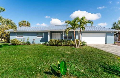 Sarasota Villa | 3 Bed, 3 Bath, Pool Home with Boat Dock