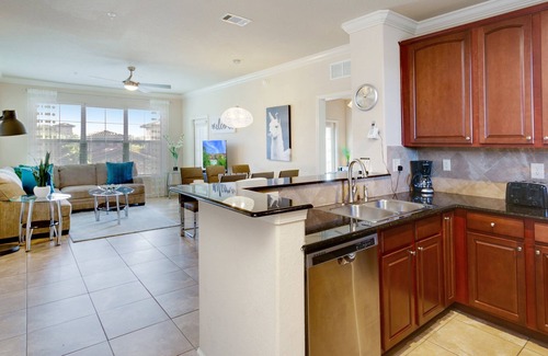 Wellington Condominio | 3 habitaciones, 3 baños, vista a la piscina, condominio de esquina de alta gama