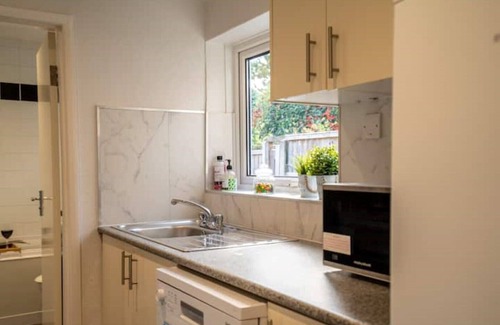 Church Gresley Casa | 3 bed, 3 bath town house with Wi-fi and parking