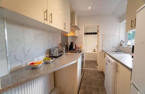 Church Gresley Casa | 3 bed, 3 bath town house with Wi-fi and parking